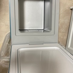 新品 12V車用冷蔵庫12Lの画像