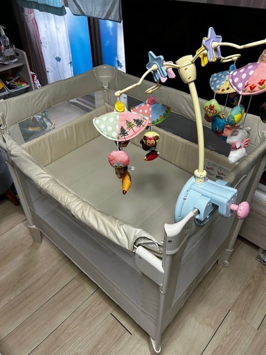 【ディズニーメリー付き／電池なし】ベビーベッド(コンビ  ココネルエアー)