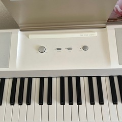 電子ピアノの画像