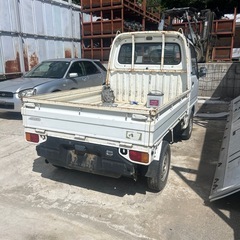 サンバー　軽トラ　4WD切り替えアリ　60,000キロの画像