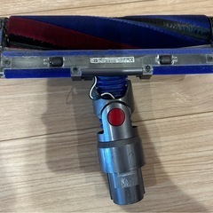 Dyson V8 Slim掃除機 付属品一式 ジャンク品の画像