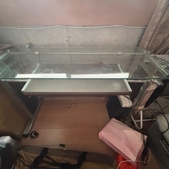 【9/29受け取り希望】【ほぼ未使用】【無料】pcデスクの画像