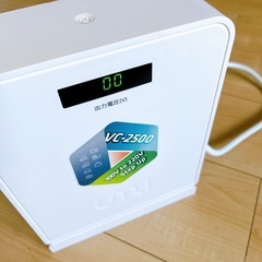 中古品☘️UMIVC 海外電気製品を日本で使用 変圧器 2500W 昇圧器 昇圧機の画像