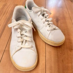 adidasスニーカーの画像