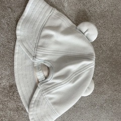 コムサイズム　ベビー帽子　淡い水色の画像