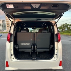 TOYOTAアルファード内装綺麗！禁煙車の画像