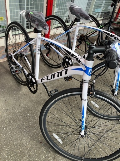 未使用 新品 700cクロスバイク 21テクノロジー1年保証付きNo.1072● ※現金、クレジット、スマホ決済対応