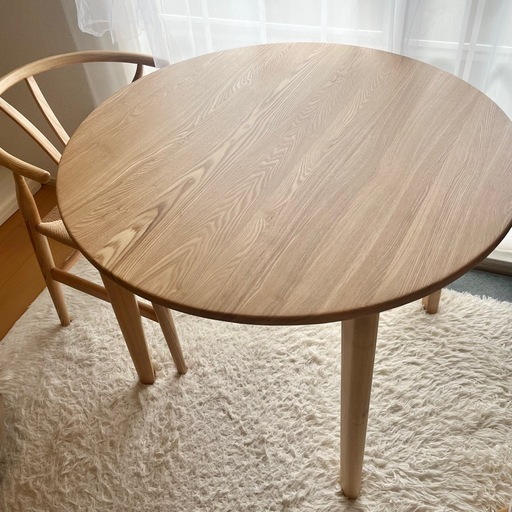 丸ダイニングテーブル　丸テーブル　ダイニングテーブル　天然木　無垢材　木目　ナチュラル