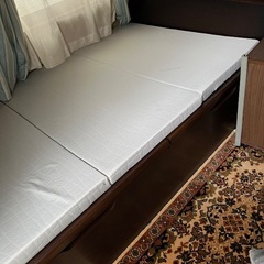 横開き跳上げセミダブルベッド／テンピュールマットレスの画像