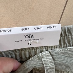 新品未使用ZARAデニムパンツの画像