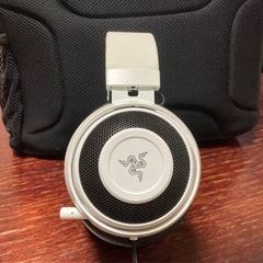 Razer クラーケン　ホワイト ゲーミングヘッドセットの画像
