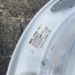 NEC LED 照明　シーリングライト　左側の一つになります。　の画像