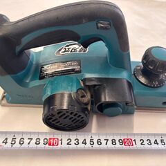 マキタ18V 鉋　替刃新品　使用少なし　程度良し 価格ダウンの画像