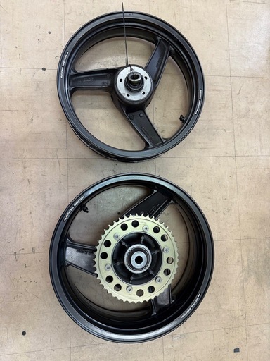 GPZ900 ZZR1100流用ホイール17インチ