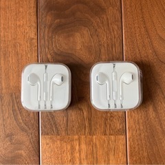 【新品】iPhone 純正　イヤホンジャック2個の画像
