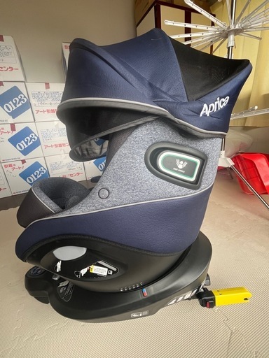 (商談中)アップリカ　チャイルドシートR129