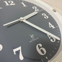 SKP QUARTZ 電波掛け時計 インテリア 壁掛け時計 掛時計 グレー ホワイト mw0671の画像