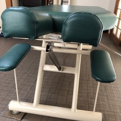 治療ベッドの画像