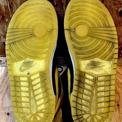 ナイキ　NIKE スニーカー　エアージョーダン　AIR JORDAN ミッドカット　ハイカットの画像