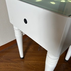 テーブル　灯付きの画像