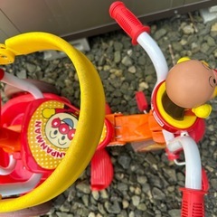 アンパンマン三輪車の画像
