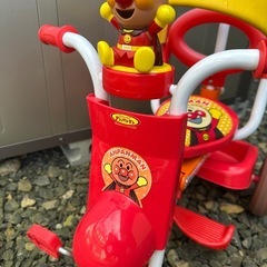 アンパンマン三輪車の画像