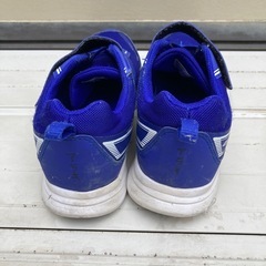 瞬足　キッズ　スニーカー　　23cmの画像