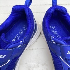 瞬足　キッズ　スニーカー　　23cmの画像