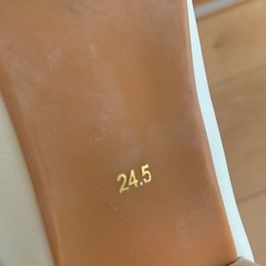 RANDA 白　パンプス24.5cmの画像