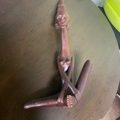 南国の女性像　木彫りの画像