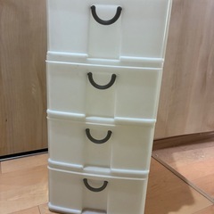 プラスチック4段ケースの画像
