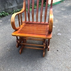 木製　スライド式ロッキングチェア  ヴィンテージ ウッドチェア しっかりとした作りでまだまだご使用できます❗️の画像