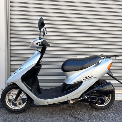 4259.高馬力2スト　ライブディオ　バッテリー、シート、ミラー新品　千葉県柏市　即日配送、自走引き取りも可能