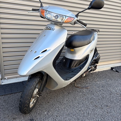 4259.高馬力2スト　ライブディオ　バッテリー、シート、ミラー新品　千葉県柏市　即日配送、自走引き取りも可能