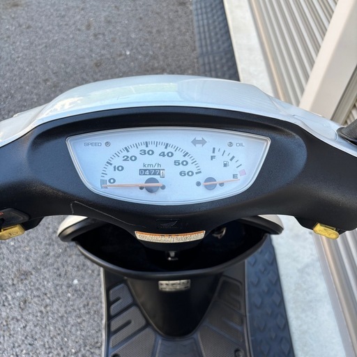 4259.高馬力2スト　ライブディオ　バッテリー、シート、ミラー新品　千葉県柏市　即日配送、自走引き取りも可能