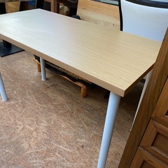 【ニトリ】パソコンデスクの画像