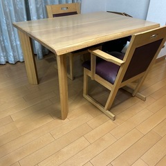 食堂テーブルの画像