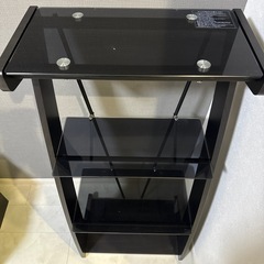 黒ガラス棚の画像