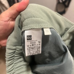 GU ミントグリーンスラックスパンツの画像