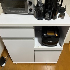 食器棚の画像