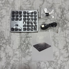 【新品未使用】Ewin テンキー Bluetooth5.2 / 2.4G接続 2台接続 Macの画像