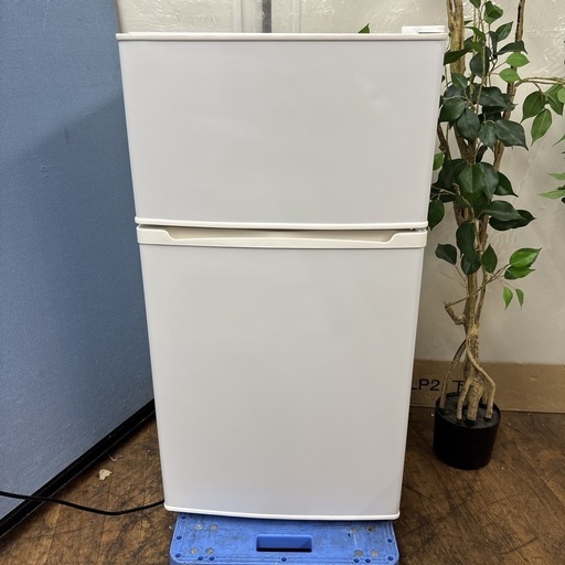 I300 ? 2024年製の高年式♪ s!mplus 2ドア冷蔵庫 (90L 右開き) ⭐ 動作確認済 ⭐ クリーニング済