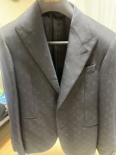 Louis Vuitton ルイヴィトン セットアップスーツ　手渡しで行ける方　メルカリにも出品してます