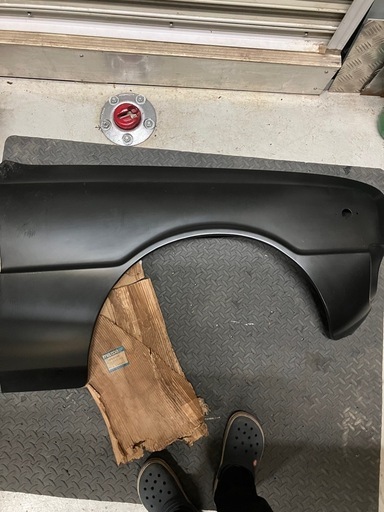 旧車.ファミリアRE.Fフェンダー右