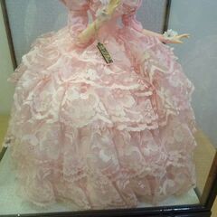 リボン 人形 ピンクの画像