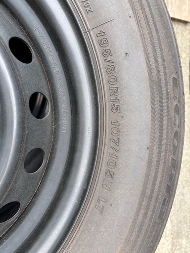 ハイエース6型純正タイヤホイール195/80R15