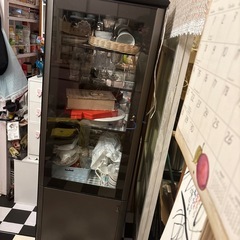 食器だな　
カップボードの画像