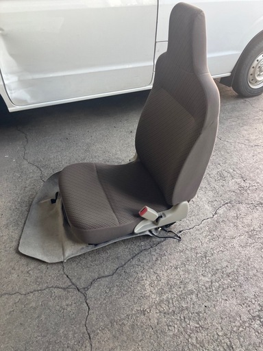 引き取り限定！DS17V 運転席シート
