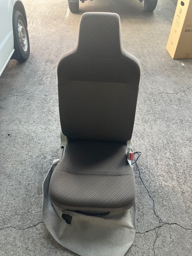 引き取り限定！DS17V 運転席シート