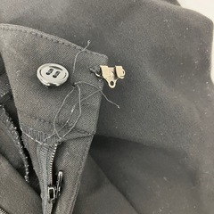 ファスナー修理とホック付けてくれる方の画像